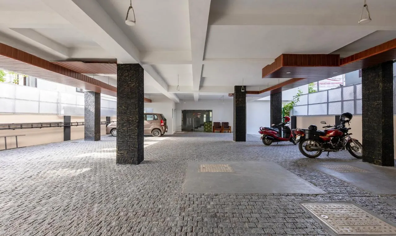 Hotel Treebo Vsaffron Regency, Punnamada Lake Alappuzha