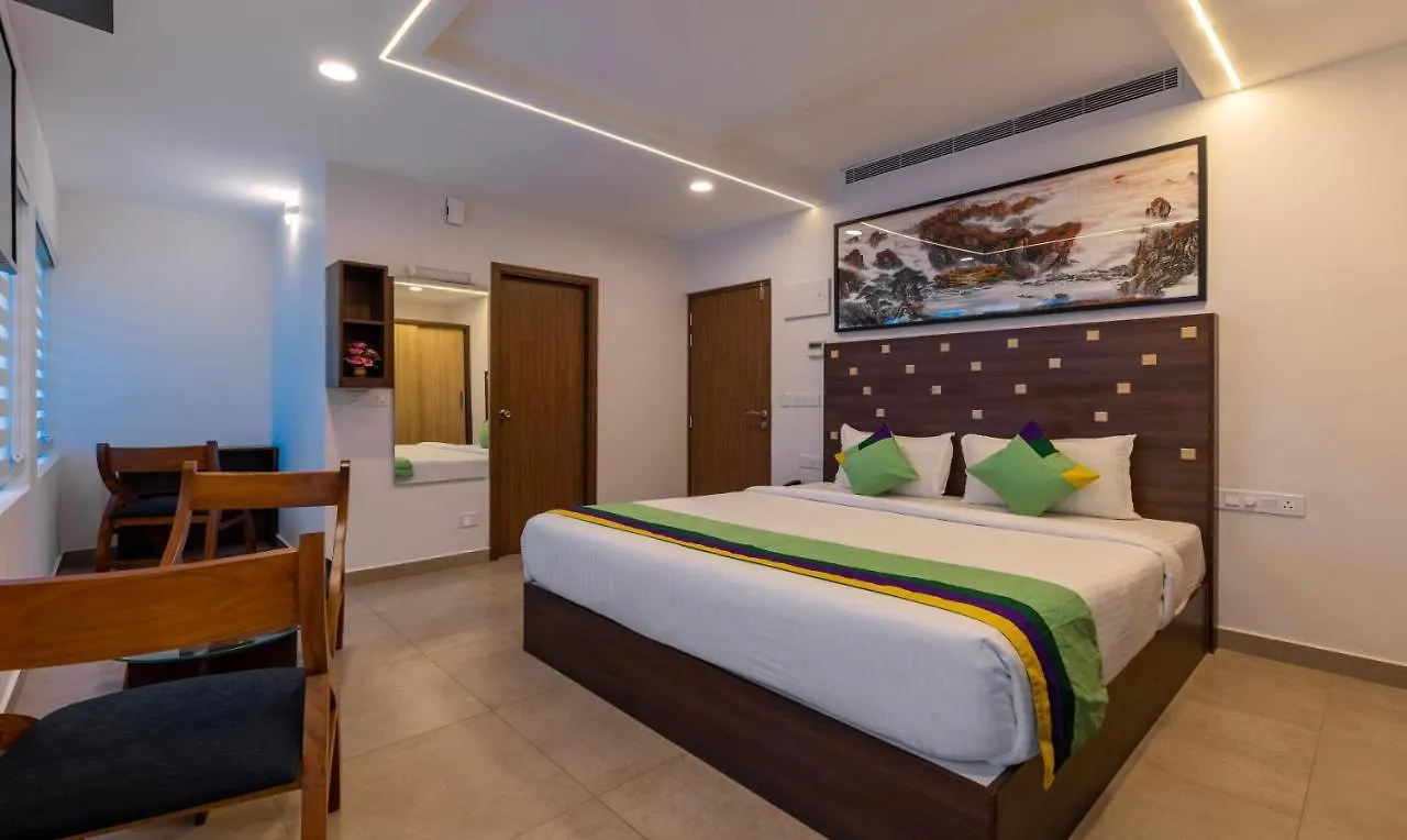Hotel Treebo Vsaffron Regency, Punnamada Lake Alappuzha
