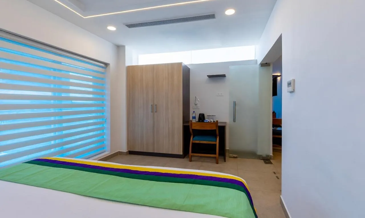 Treebo Vsaffron Regency, Punnamada Lake Alappuzha Hotel