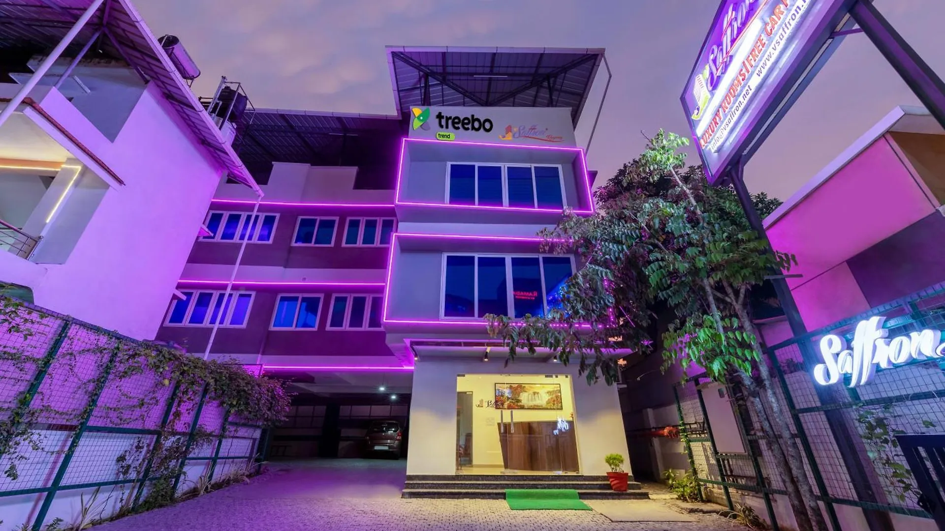 Hotel Treebo Vsaffron Regency, Punnamada Lake Alappuzha