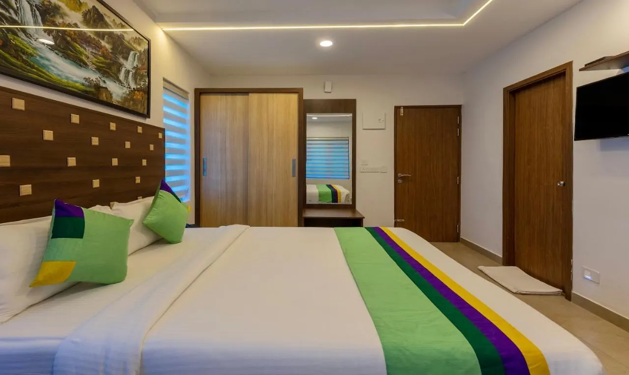 Treebo Vsaffron Regency, Punnamada Lake Alappuzha Hotel